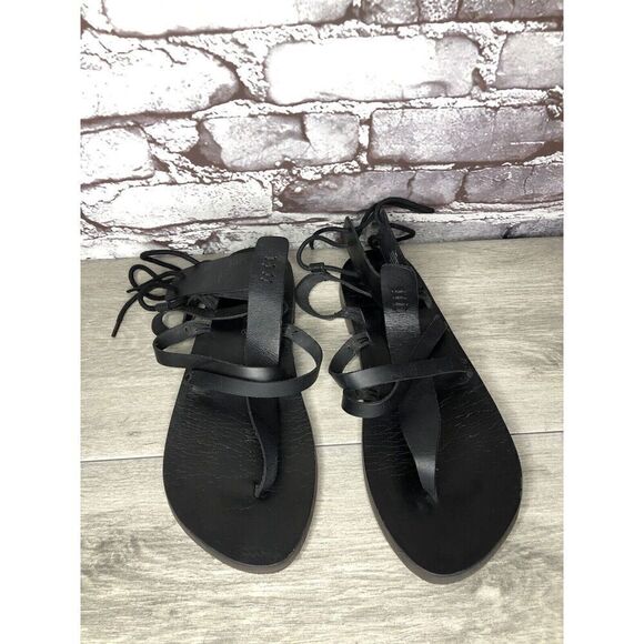 Free People Vacation Day Black Leather Gladiator Thong Sandal Size 39EU/8.5M US - Picture 1 of 16
